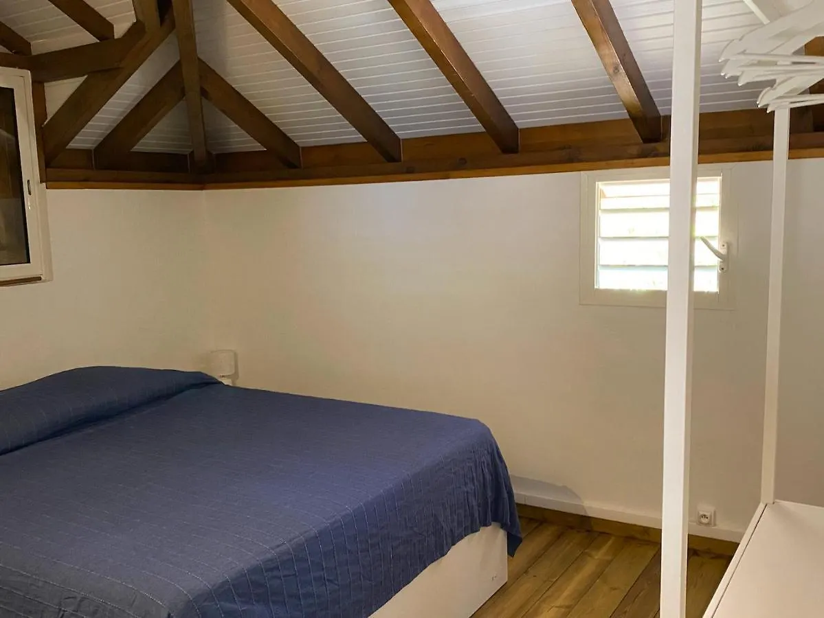 Haut De Villa Taalia Terre-De-Haut Apartment